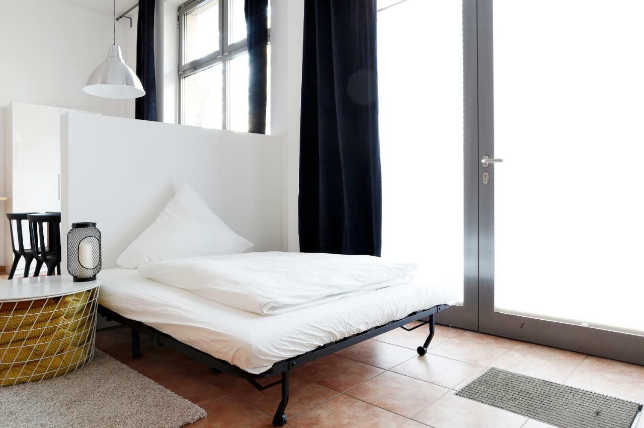 Swine By Rockchair Apartments L Superhost Status L Cozy Family & Business Flair In City Center "Mitte" Modern Studio Boxspringbed Welcomes You! Berlino Esterno foto