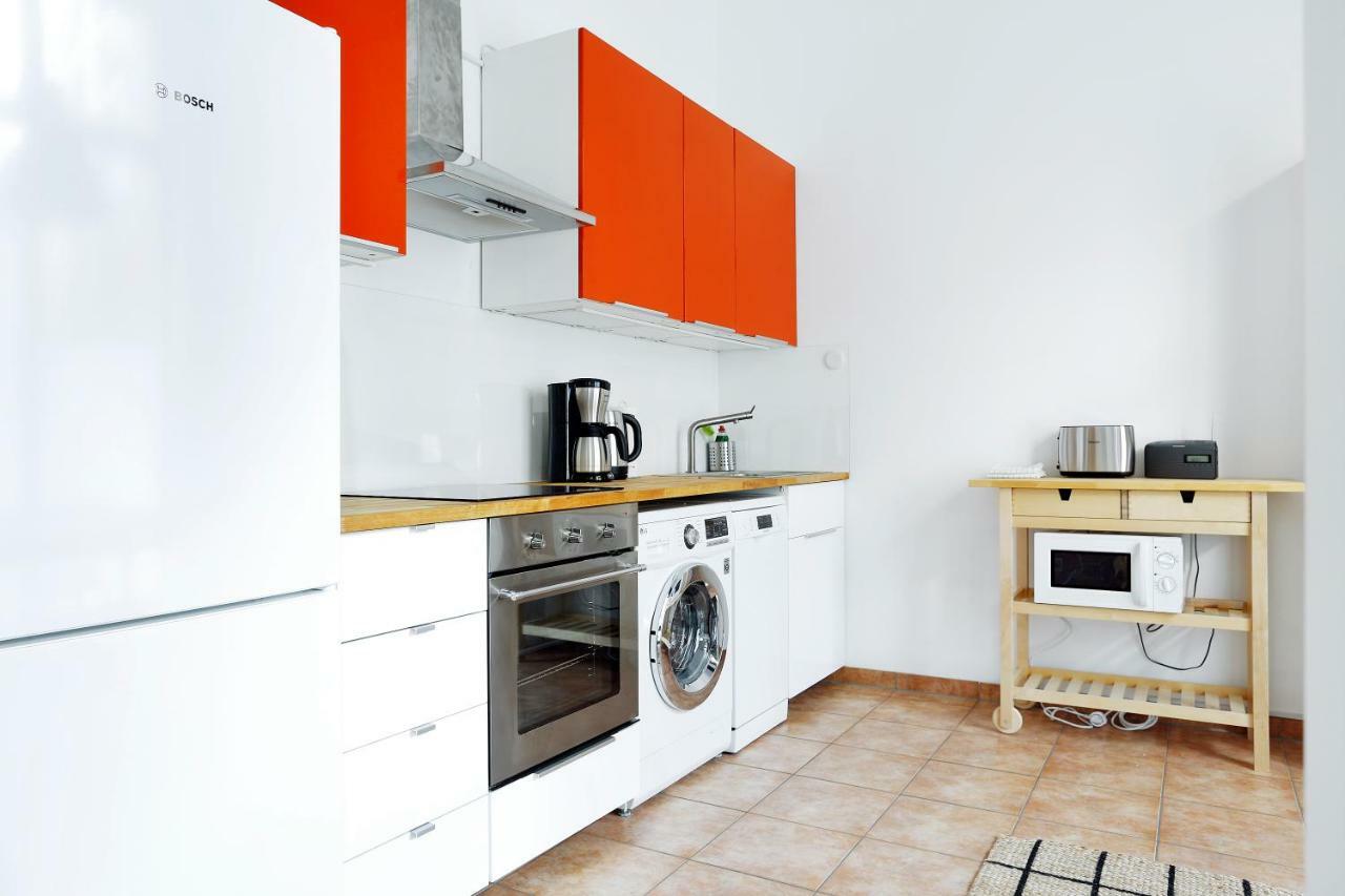 Swine By Rockchair Apartments L Superhost Status L Cozy Family & Business Flair In City Center "Mitte" Modern Studio Boxspringbed Welcomes You! Berlino Esterno foto