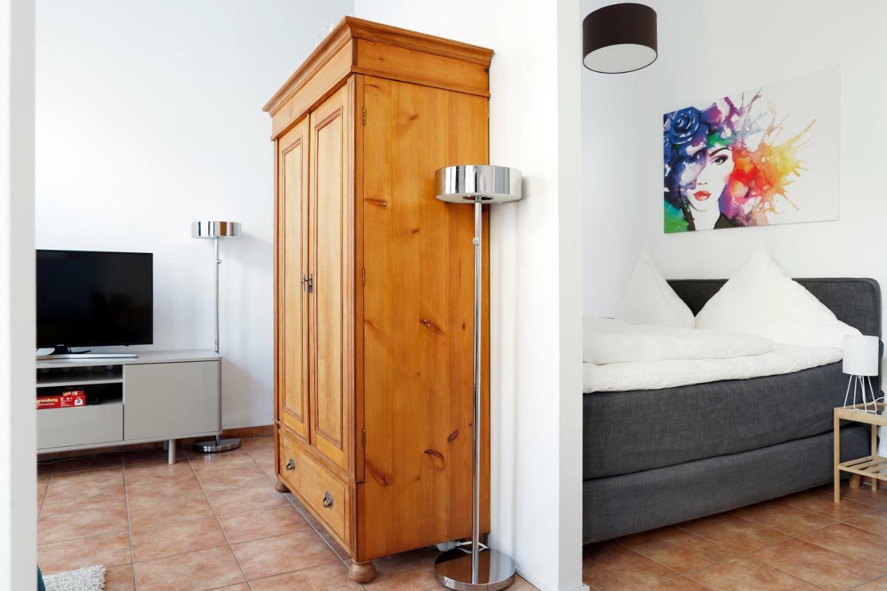 Swine By Rockchair Apartments L Superhost Status L Cozy Family & Business Flair In City Center "Mitte" Modern Studio Boxspringbed Welcomes You! Berlino Esterno foto