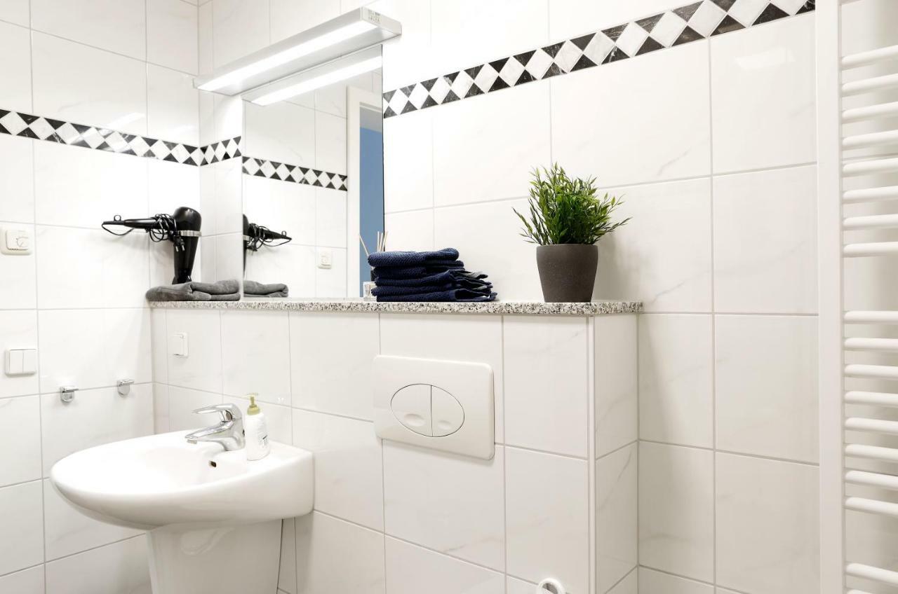 Swine By Rockchair Apartments L Superhost Status L Cozy Family & Business Flair In City Center "Mitte" Modern Studio Boxspringbed Welcomes You! Berlino Esterno foto